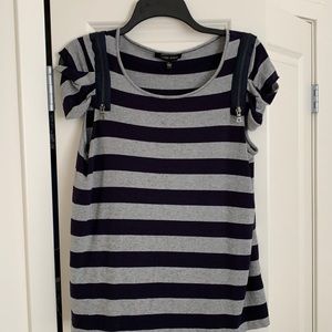 Women’s stripe top with zipper accents, size: L
